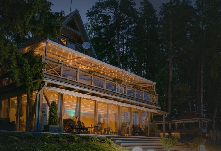 Silene image with dark back